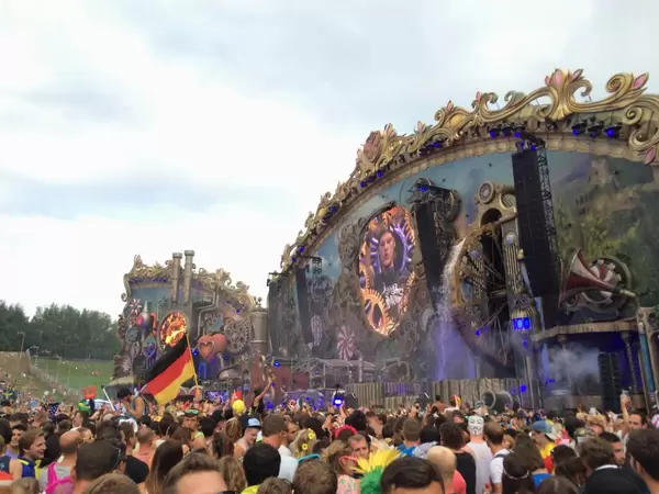 Main stage in steampunkt look during the day - Tomorrowland music festival 2014