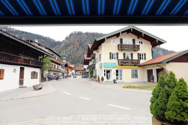 Main street in Reit im Winkl, German mountain village (Flip 2019)
