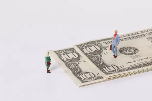 Man and Woman with dollar bank notes