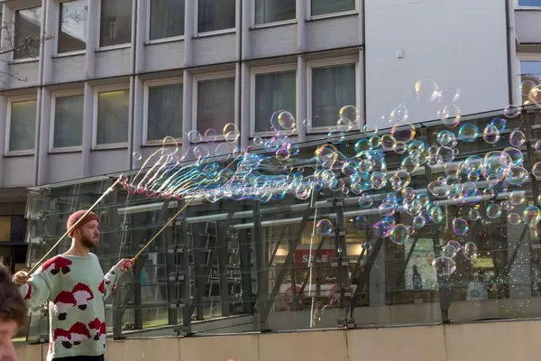 Many soap bubbles flying through the air