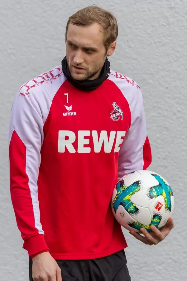 Marcel Risse vor dem Training am 30.01.2018