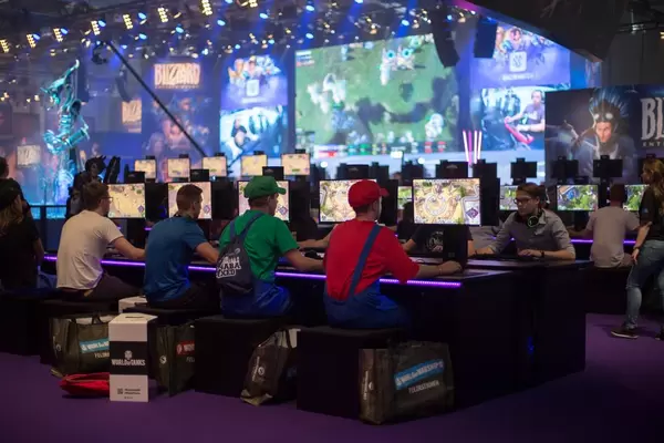 Mario und Luigi spielen Heroes Of The Storms