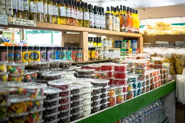 Market ile of candies and others