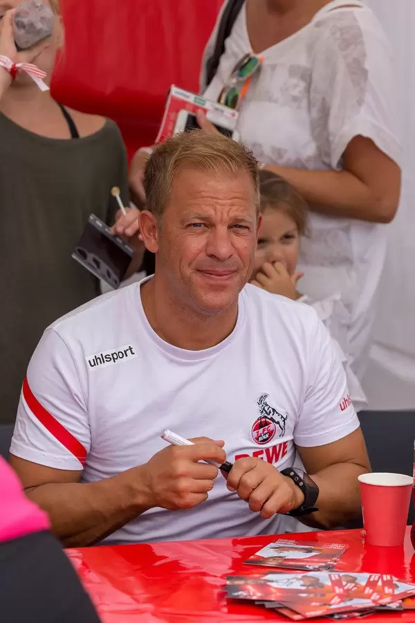 Markus Anfang during autograph session