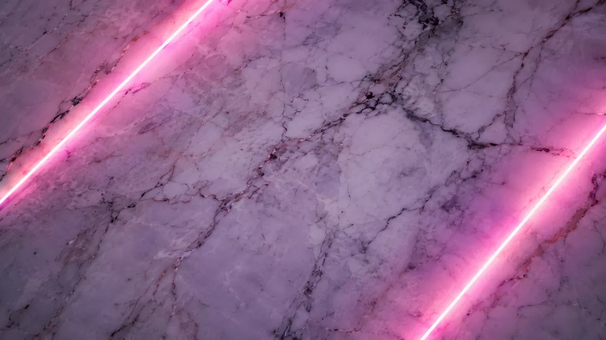 Marmor Hintergrund mit leuchtenden Neonstreifen in Pink