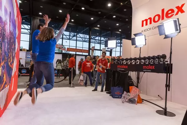 Matrix effect rig by Molex