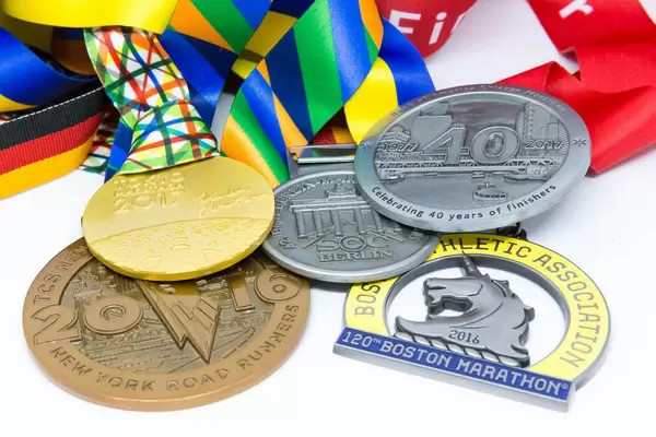 Medaillen der Major Marathons Berlin, Chicago, Boston, New York und London