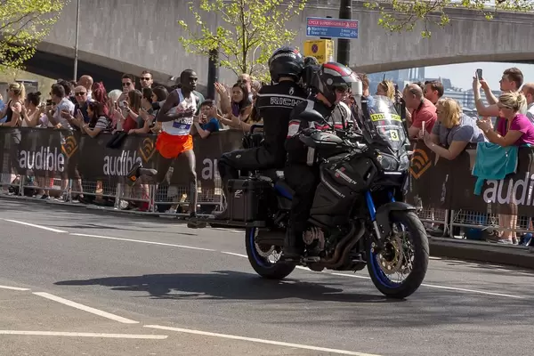 Media bike recording Eliud KIPCHOGE - London Marathon 2018
