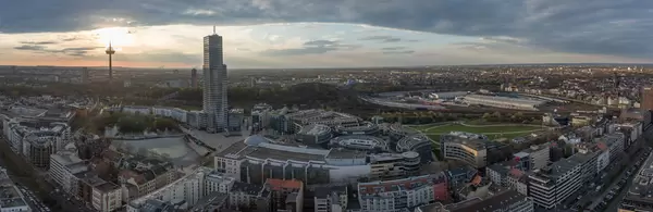 Mediapark Kön bei Sonnenuntergang