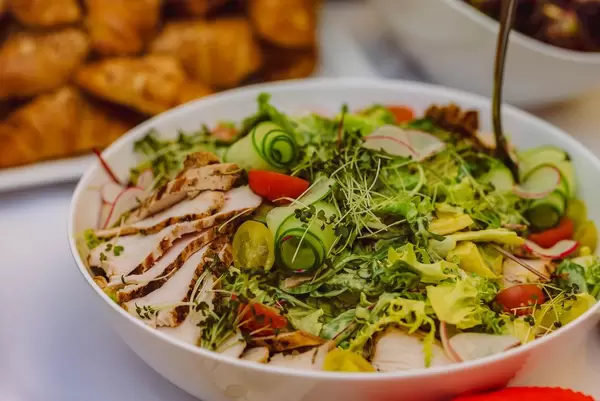 Mediterranean Salad With Chicken  (Flip 2019)