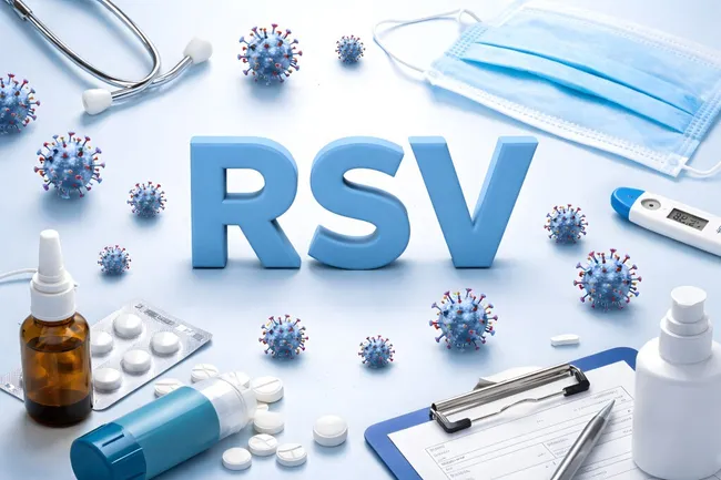 Medizinisches RSV-Konzept mit Maske und Medikamenten