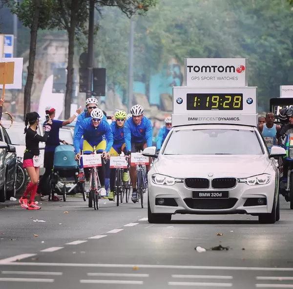 Men' elite approaching at #koelnmarathon #marathon #bmw #running #together42