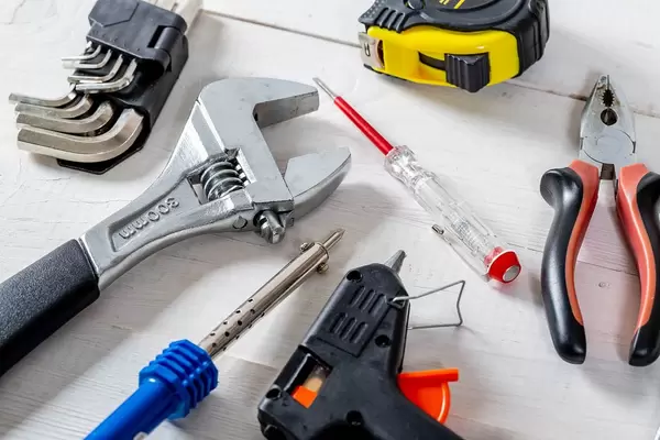 Men's tools to work and repair around the house