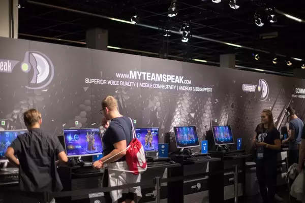 Messestand von Myteamspeak bei der Gamescom 2017