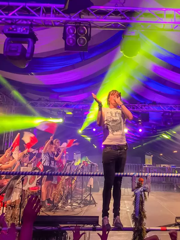 Mickie Krause bei seiner Show auf Kölner Oktoberfest