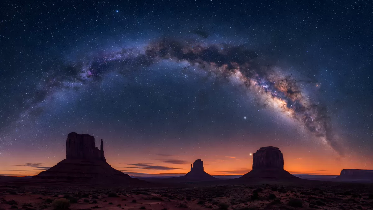 Milchstraße über den Buttes im Monument Valley