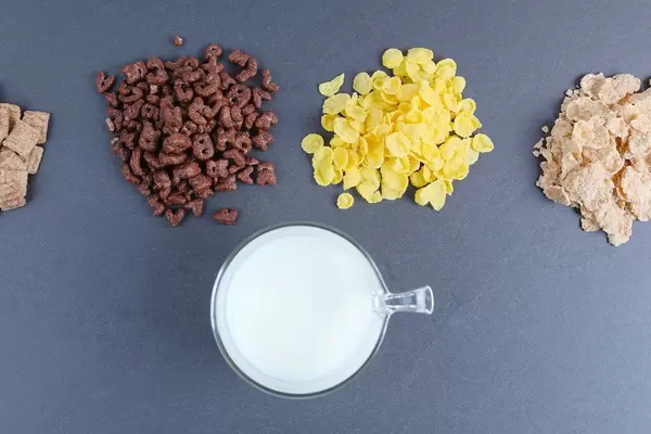 Milk and cereal, breakfast meal (Flip 2019)