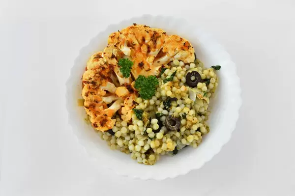 Millet with roasted cauliflower