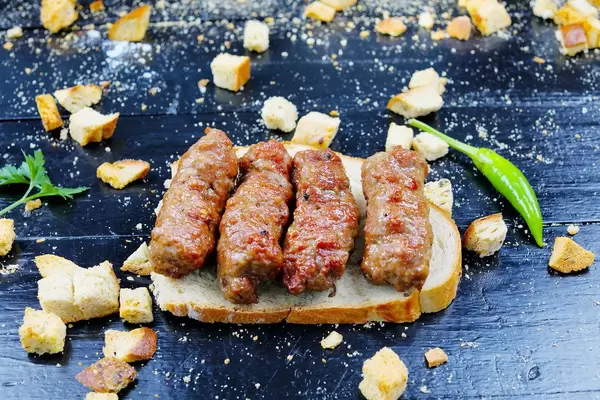 Minced meat rolls sandwich and hot chili (Flip 2019)