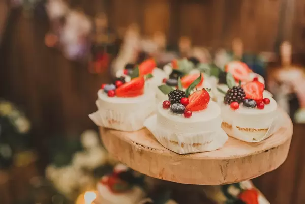 Mini Cheese Cakes With Berries