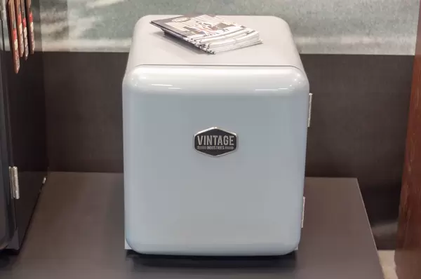 Mini Kühlschrank im Retro-Design von Vintage Industries