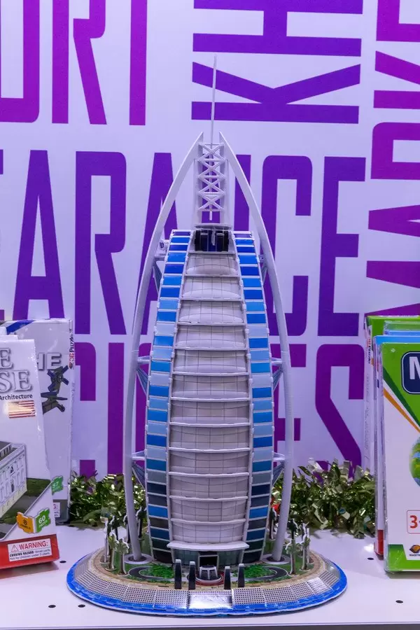 Miniatur Wolkenkratzer Modellbau "Burj Al Arab" in Dubai