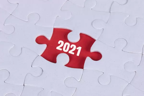 Missing puzzle piece with 2021 text