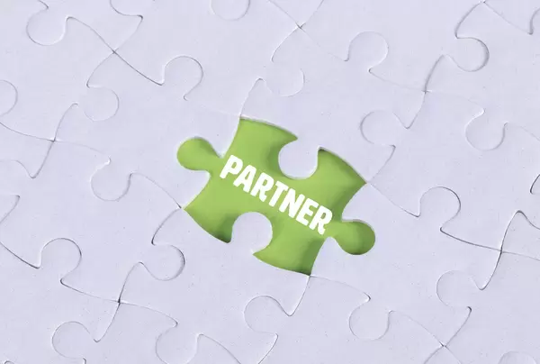 Missing puzzle piece with Partner text