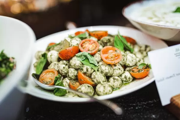 Mocarella Balls With Tomatoes Slices On Brunch (Flip 2019)