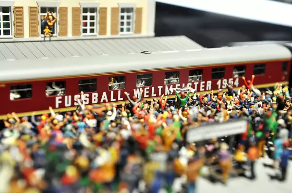 Modell: Ankunft der Fußballweltmeister 1954