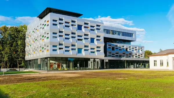 Modern Library building / Modernes Bibliotheksgebäude