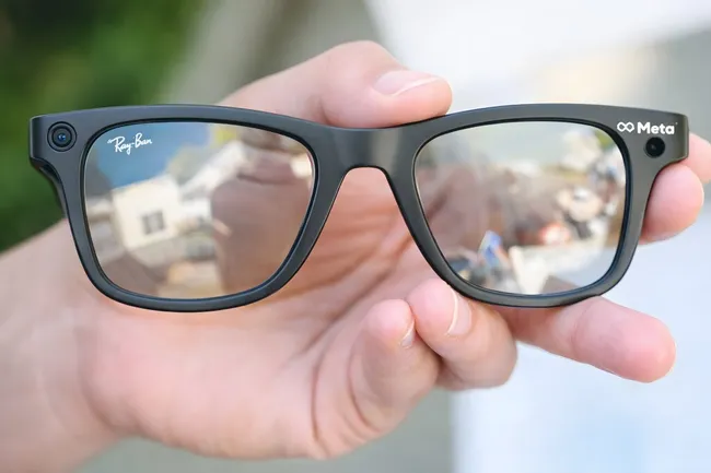 Moderne Augmented Reality-Brille in Nahaufnahme