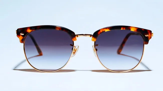 Moderne Schildpatt-Sonnenbrille mit Farbverlauf