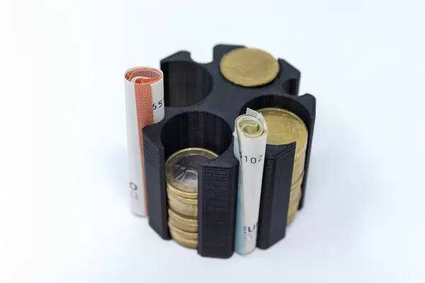 Money storage for coins and notes