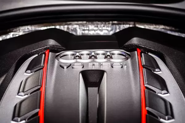 Motor V8 TFSI von Audi S6 bei der IAA 2017 in Frankfurt am Main