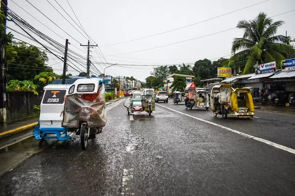 Motorräder mit Seitenwagen als öffentliche Verkehrsmittel in San Jose, Antique