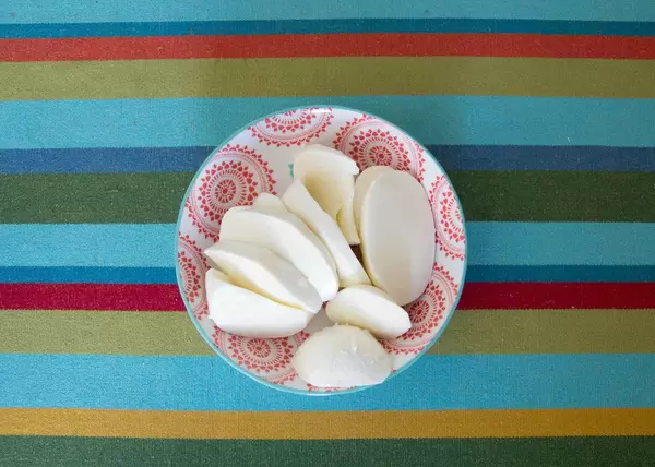 Mozzarella in bunter Schüssel