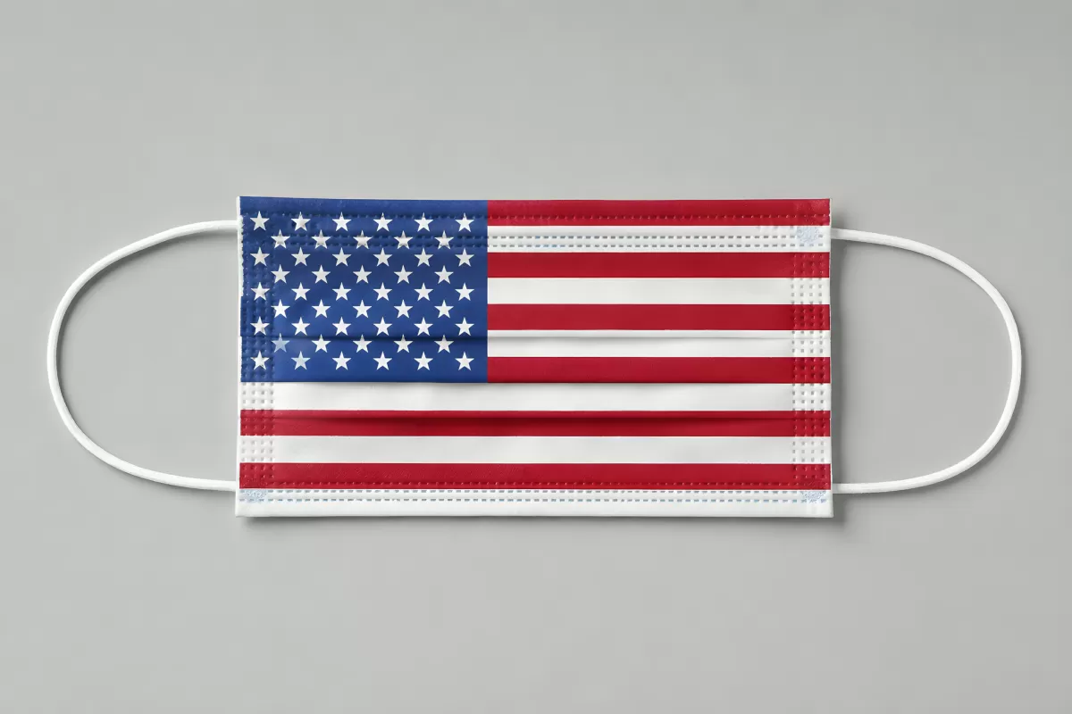 Mundschutzmaske mit US-amerikanischer Flagge — Bild kostenlos herunterladen