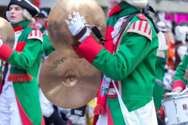 Musikkorps der Altstädter Köln 1922 beim Rosenmontagszug - Kölner Karneval 2018