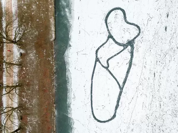 Muster auf dem Decksteiner Weiher im Winter 2017