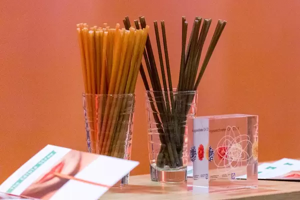 Nachhaltige Produkte von wisefood: Umweltfreundliche, essbare Strohhalme im Kampf gegen den Plastikmüll und für saubere Meere