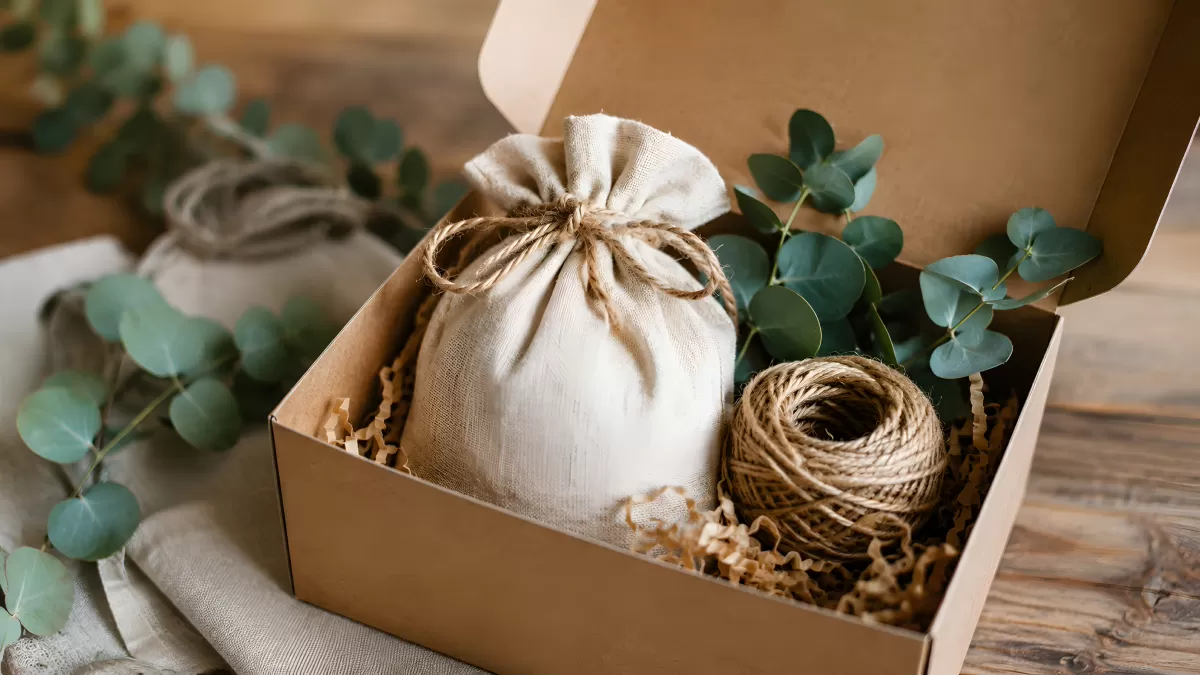 Nachhaltiges Geschenkset in Kartonbox mit Leinenbeutel