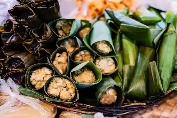 Nahaufnahme der lokalen Delikatesse "Latik"