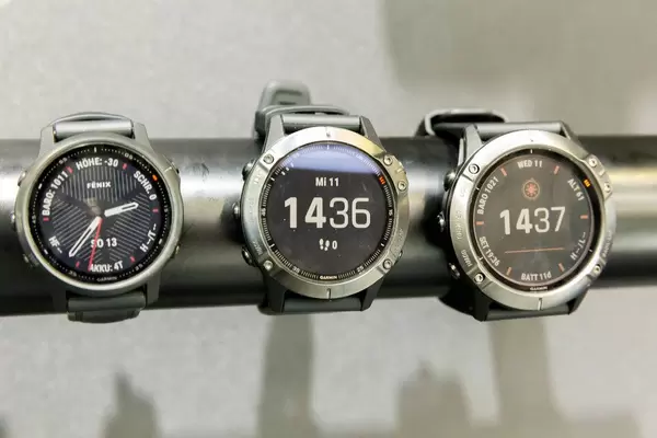 Nahaufnahme der Sportuhren für Herren Garmin Fenix 6 Pro, mit Zifferblatt, in verschiedenen Designs und Farben