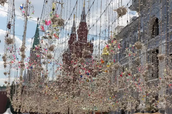Nahaufnahme der Straßendekoration in Moskau