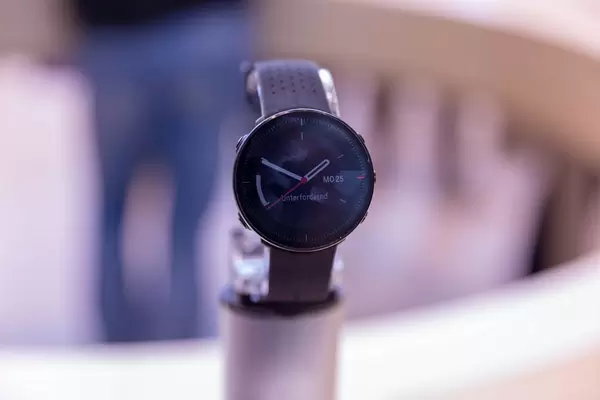 Nahaufnahme einer Polar Vantage Multisport GPS Uhr