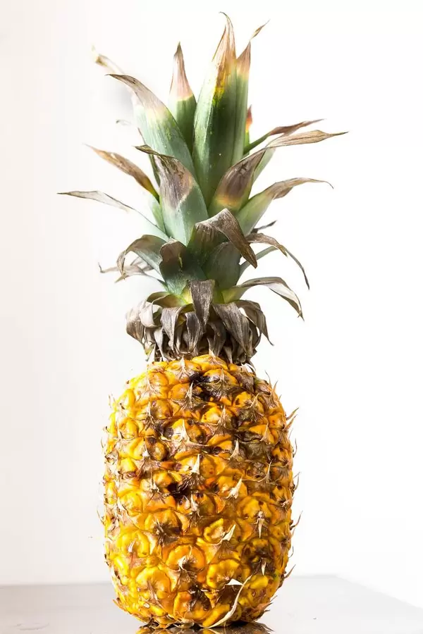 Nahaufnahme einer reifen Ananas