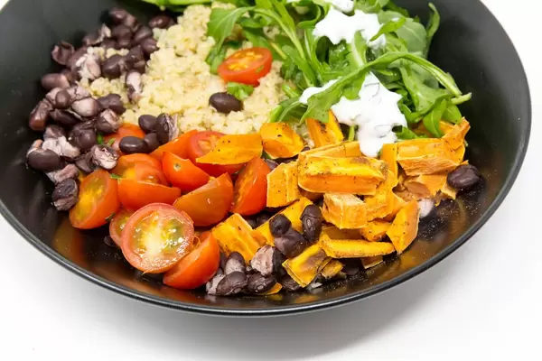 Nahaufnahme von der Hello Fresh - Kubanischen Quinoa Bowl