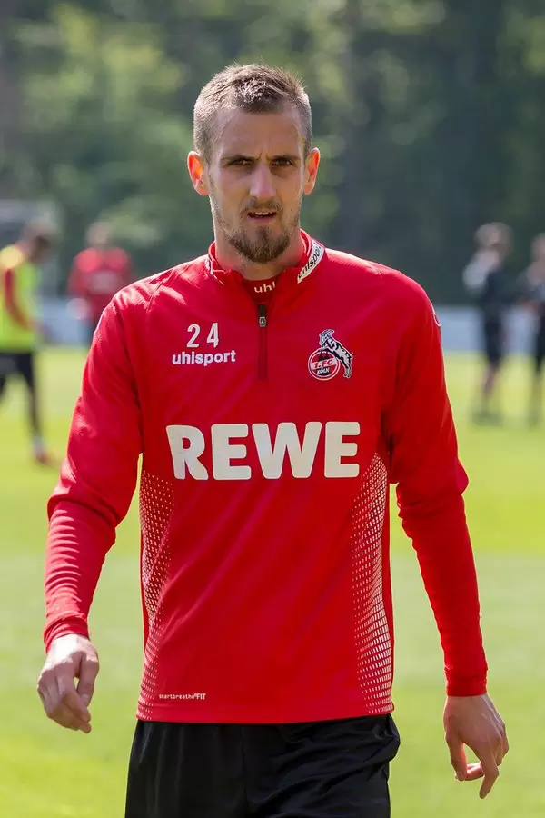 Nahaufnahme von Dominick Drexler während des Trainings mit dem neuen 1. FC Köln Fußballtrainer André Pawlak