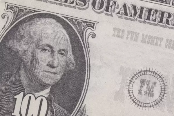 Nahaufnahme von einem 100-Dollar-Schein